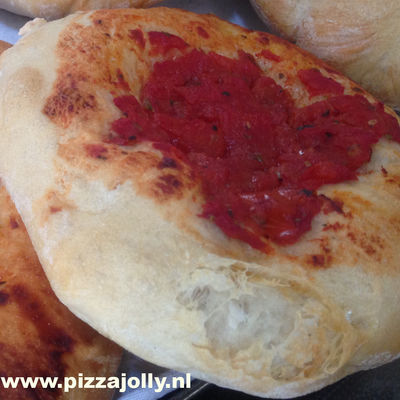 #DIY pizza en pizzabroodjes zelf gemaakt in de PIZZAJOLLY pizzaoven voor thuis