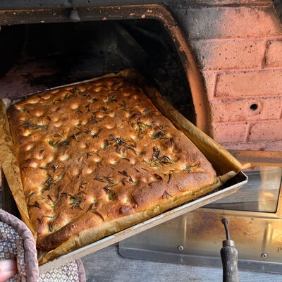 Focaccia maken in de PIZZAJOLLY pizzaoven