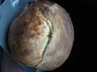 Heerlijk vers brood zelf gebakken in de broodoven