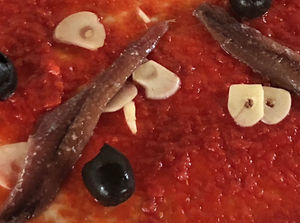 Knoflook en Ansjovis voor de Pizza Marinara van PIZZAJOLLY