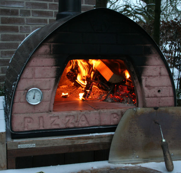 In de winter pizza maken met een PIZZAJOLLY pizzaoven