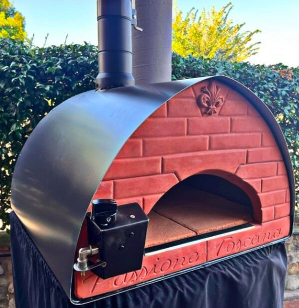Mooi om te zien en handig zonder rook overal bakken in de XXL PIZZAJOLLY Hybride pizzaoven